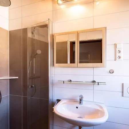 Tatil Evi Ferienwohnpark Satteldachhaus Typ 10 Sds 121 Immenstaad am Bodensee